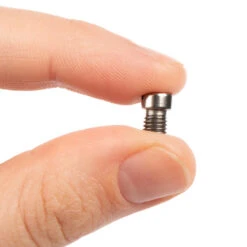 Positioning Screw For Fabricator® Rotary Hook -Fabric Store Positioning Screw for Fabricator Rotary Hook 2